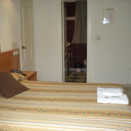 Hotel New Sanz Torremolinos Exterior photo