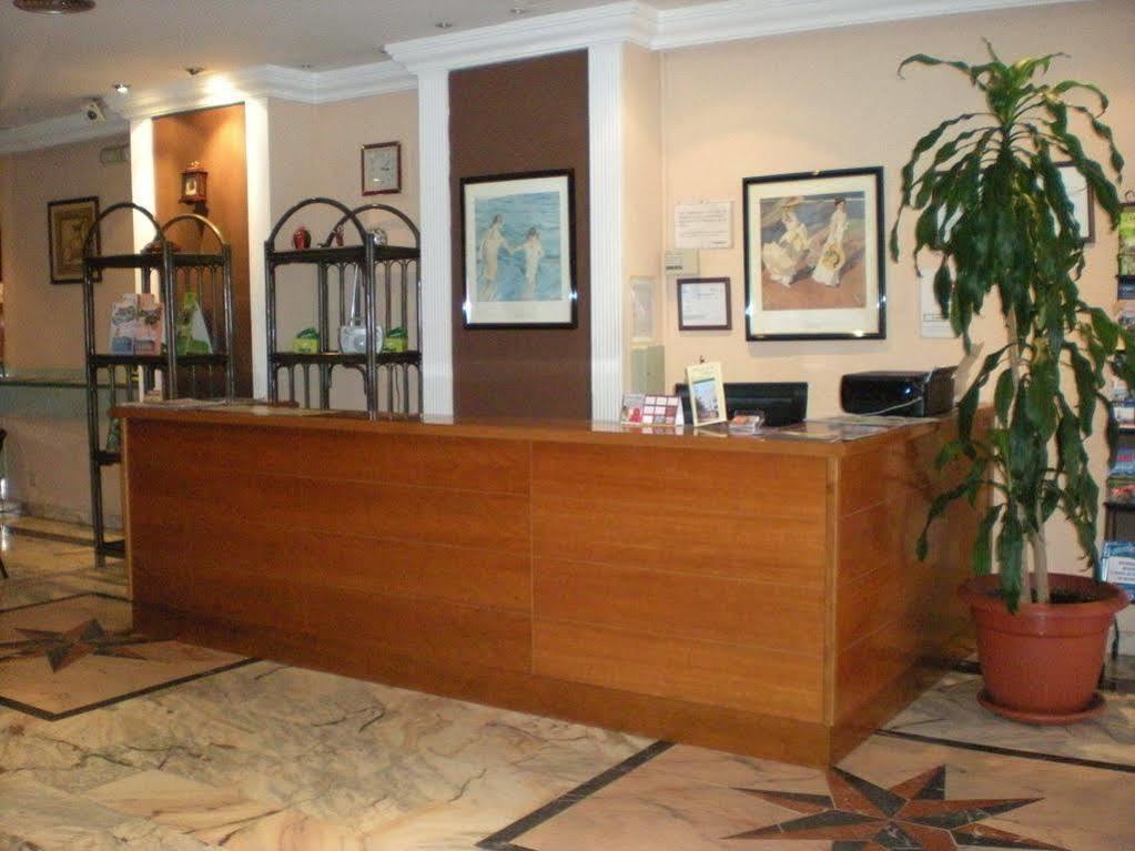 Hotel New Sanz Torremolinos Exterior photo